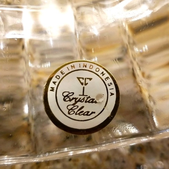 KIG Malaysia fleur de lis 5" bowls - Picture 5 of 5